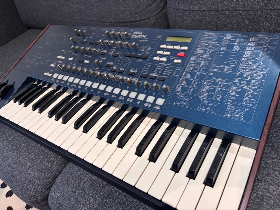 KORG MS-2000 de segunda mano · Foto 2 de 8 · A Coruña · 500 €