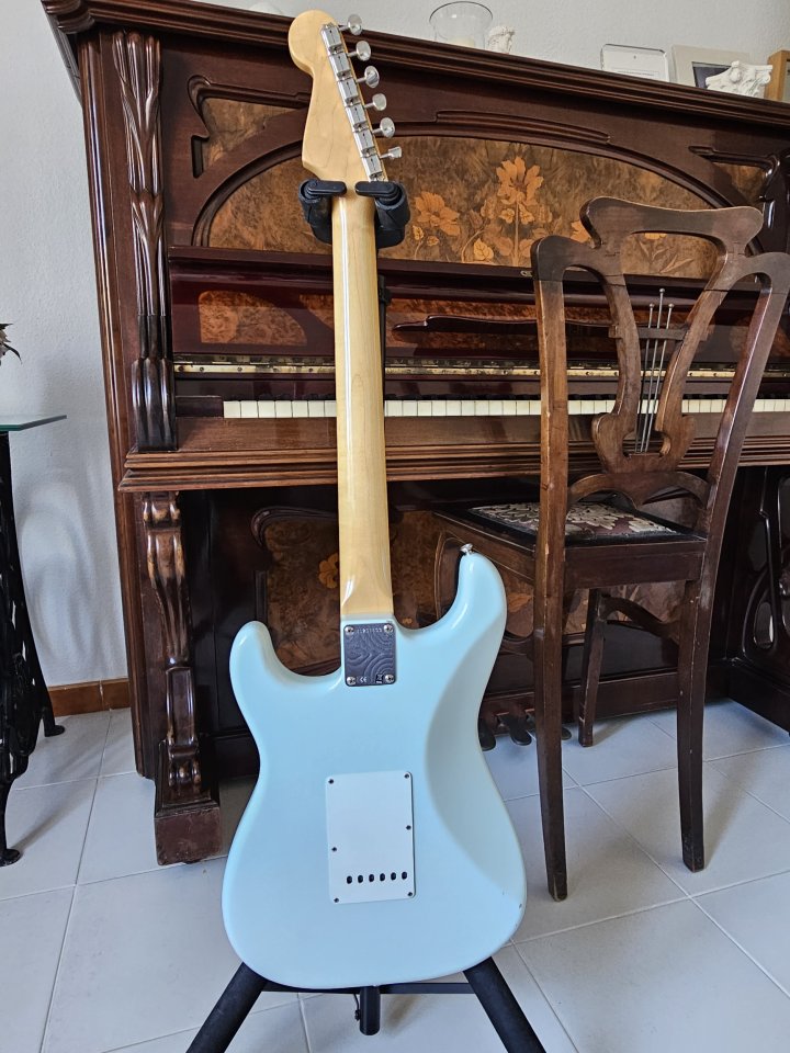 Fender Stratocaster American Vintage '59 - Edición limitada Faded Sonic Blue de segunda mano · Foto 8 de 9 · Barcelona · 1900 €
