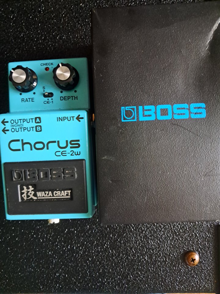 BOSS CHORUS CE-2W