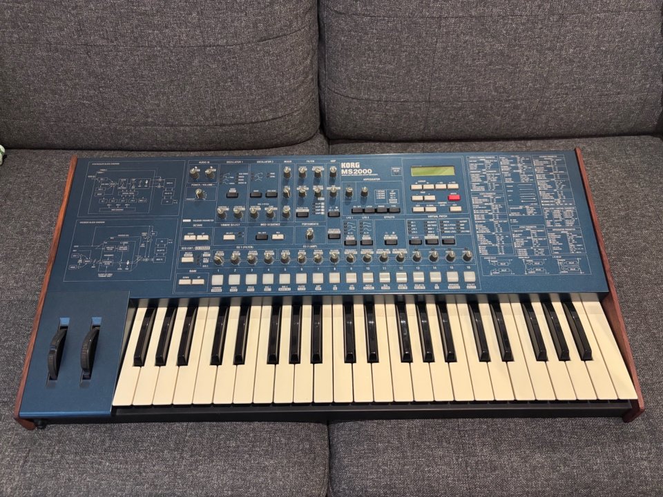 KORG MS-2000 de segunda mano · Foto 3 de 8 · A Coruña · 500 €