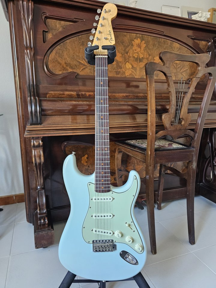 Fender Stratocaster American Vintage '59 - Edición limitada Faded Sonic Blue de segunda mano · Foto 9 de 9 · Barcelona · 1900 €