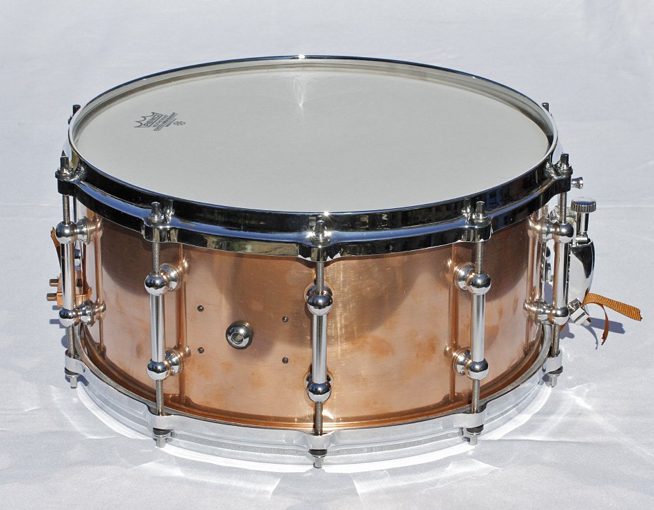 Caja de 14"x6,5" con casco de cobre y aros die cast de segunda mano · Foto 2 de 10 · Segovia · 350 €