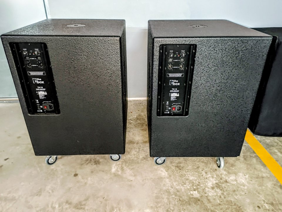 Pareja De Subwoofer Activos The Box Ta18 de 1000w