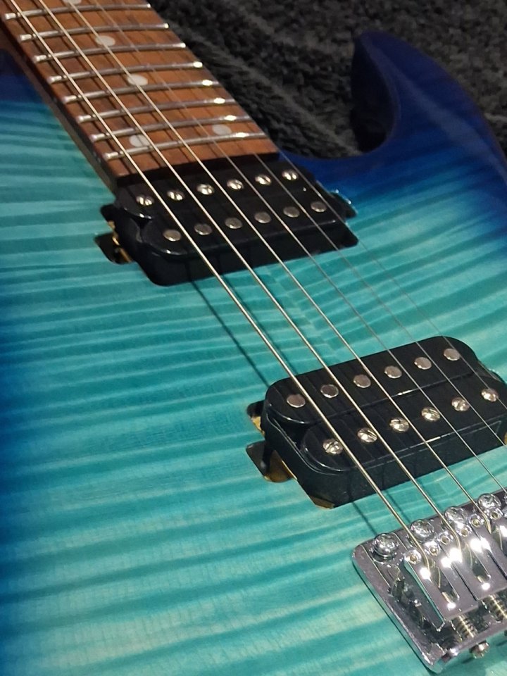 Ibanez AZ24S1F de segunda mano · Foto 7 de 8 · Valencia · 399 €