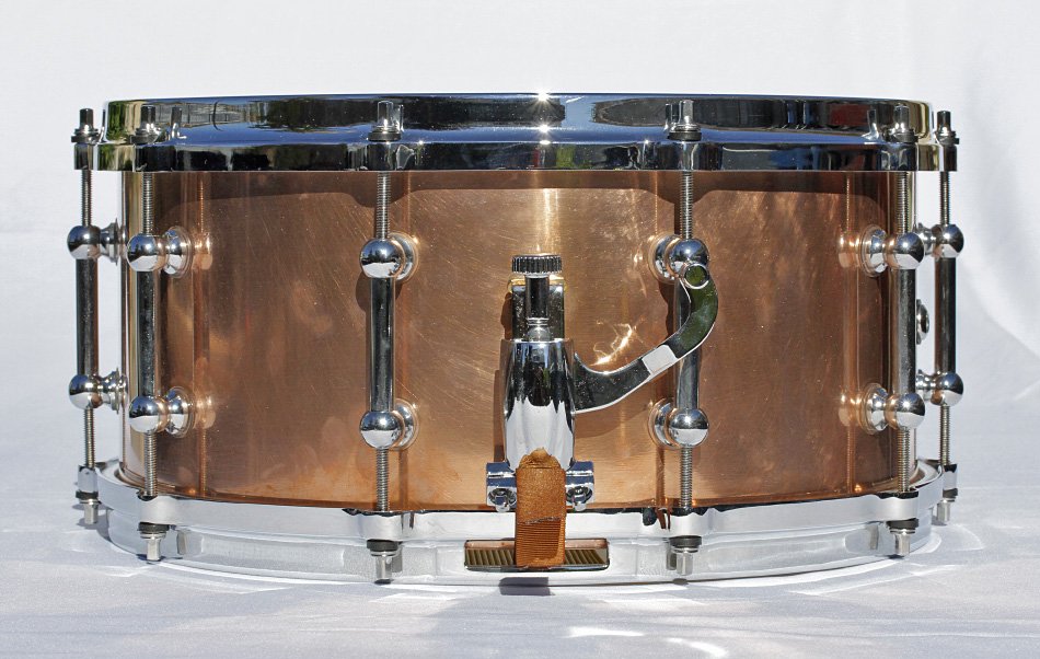 Caja de 14"x6,5" con casco de cobre y aros die cast de segunda mano · Foto 3 de 10 · Segovia · 350 €