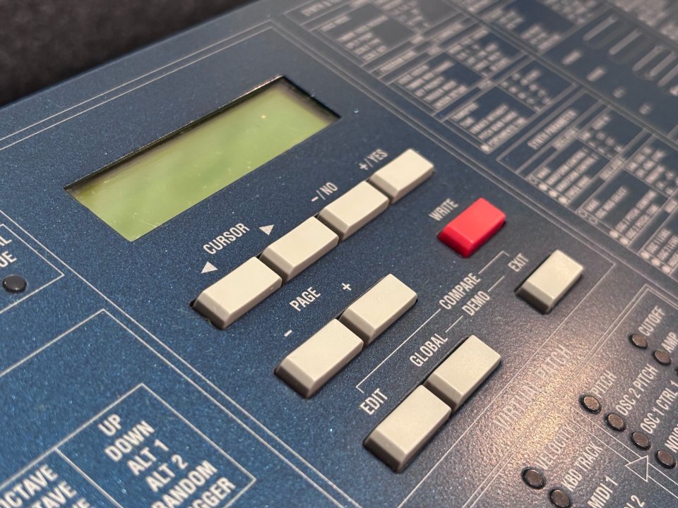 KORG MS-2000 de segunda mano · Foto 5 de 8 · A Coruña · 500 €