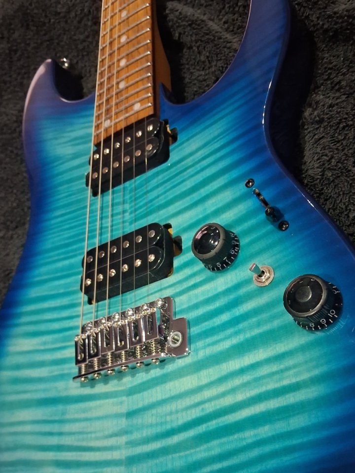 Ibanez AZ24S1F de segunda mano · Foto 8 de 8 · Valencia · 399 €