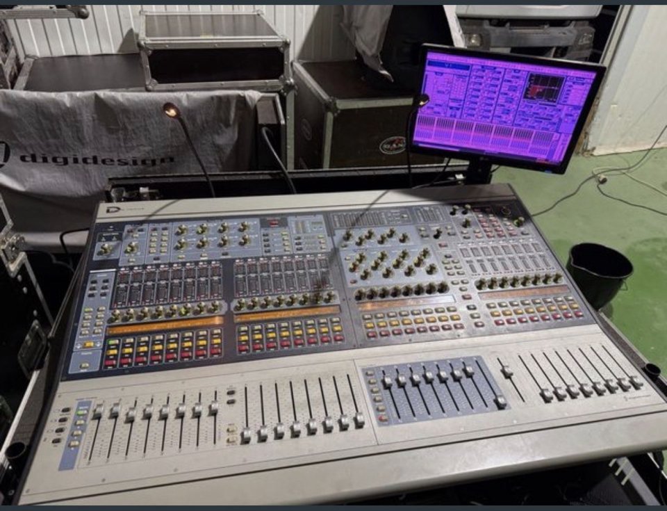 Digidesing Profile + Rack de segunda mano · Foto 1 de 3 · Cáceres · 6500 €
