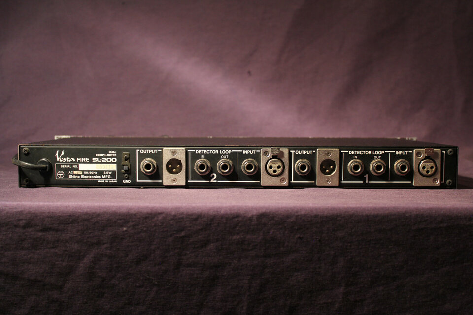 Vesta Fire SL-200 Comp/Limiter de segunda mano · Foto 5 de 6 · Madrid · 250 €