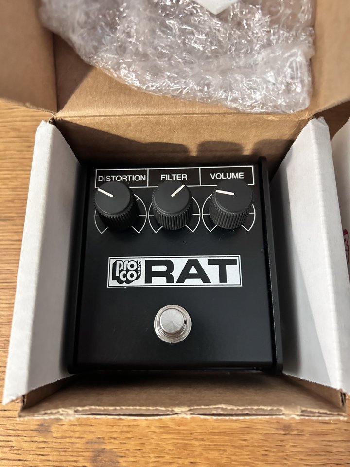 Pedales: Rocket Holdsworth y Proco Rat2 y Whiteface de segunda mano · Foto 2 de 4 · Alicante · 850 €