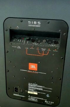 2 Subwoofers JBL Eon 518 auto amplificados