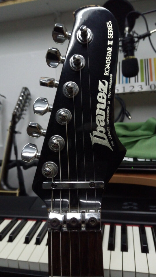 Guitarra electrica Ibanez + Ampli Line 6 de segunda mano · Foto 2 de 10 · A Coruña · 550 €