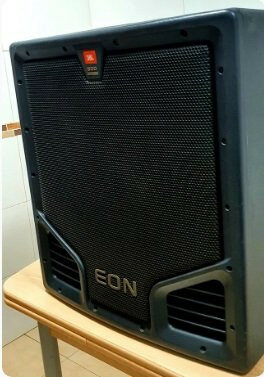 2 Subwoofers JBL Eon 518 auto amplificados