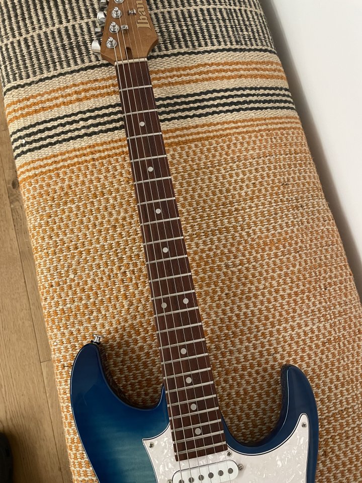 Ibanez Standart de segunda mano · Foto 2 de 8 · Gipuzkoa