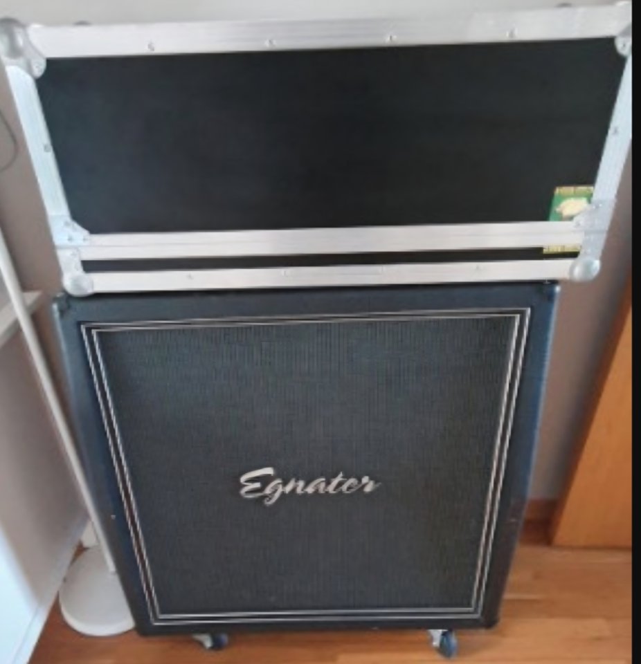 Cabezal de guitarra Egnater Armageddon + pantalla Egnater 4x12 + pedalera