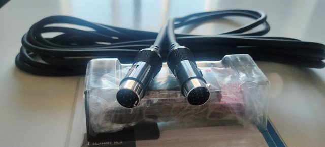 Roland VG-99 + Roland GK-3 + Roland GKC-5 de segunda mano · Foto 7 de 7 · Burgos · 490 €