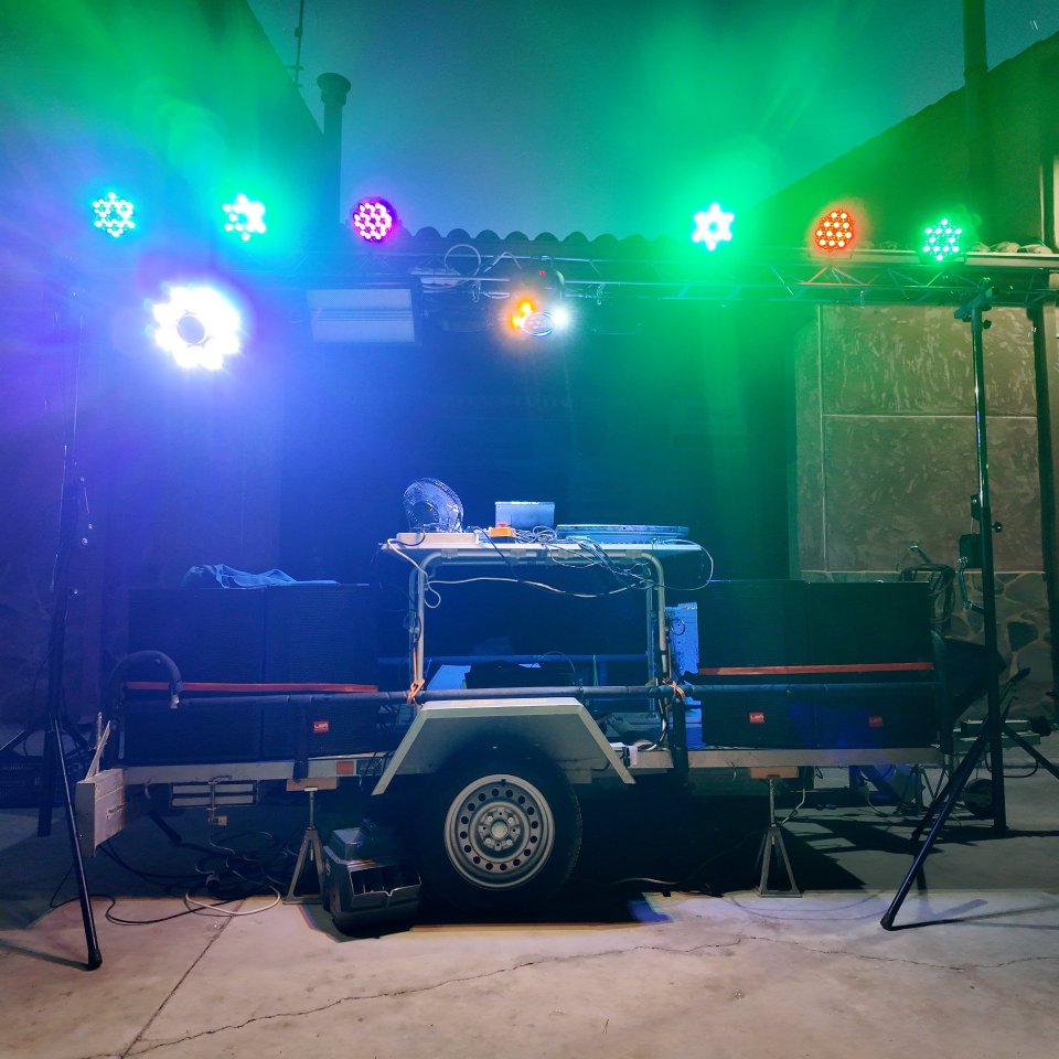 Alquiler de equipos de música con dj de segunda mano · Foto 1 de 9 · Valencia · 1 €