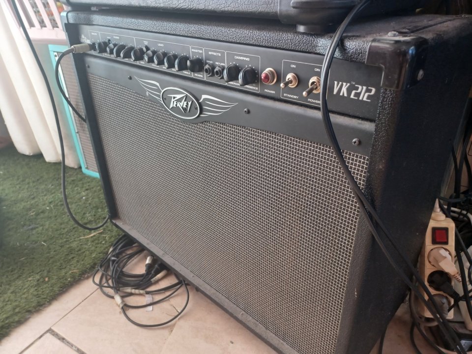 Peavey Valveking 212 + Eminence The Governor de segunda mano · Foto 3 de 8 · Sevilla · 300 €