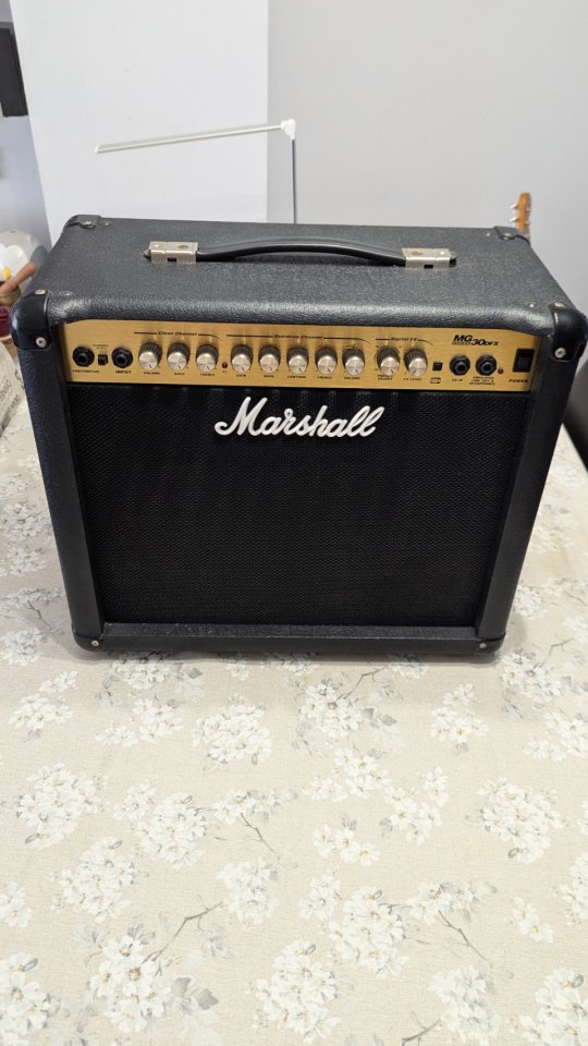 Marshall MG30DFX de segunda mano · Foto 1 de 7 · Barcelona · 75 €