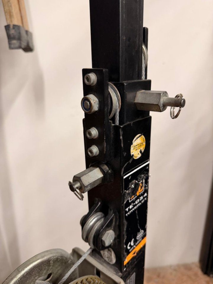 2 torres elevadoras VMB TE-034 (3,8 m, 125 kg) de segunda mano · Foto 4 de 6 · Alicante · 650 €
