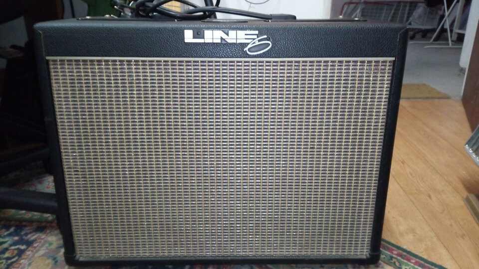 Guitarra electrica Ibanez + Ampli Line 6 de segunda mano · Foto 6 de 10 · A Coruña · 550 €