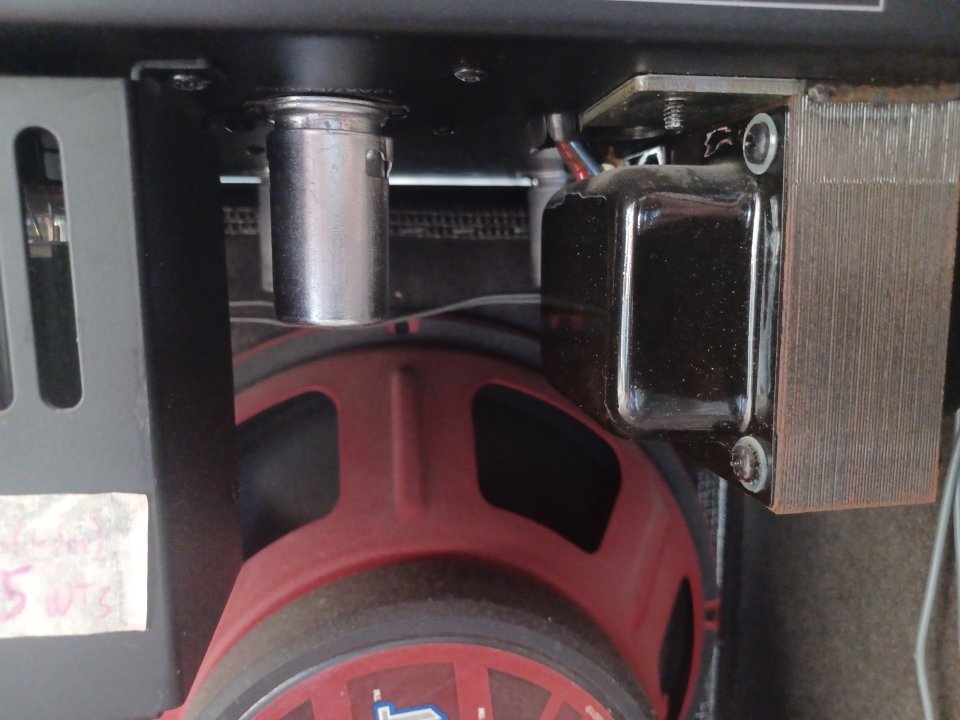 Peavey Valveking 212 + Eminence The Governor de segunda mano · Foto 5 de 8 · Sevilla · 300 €
