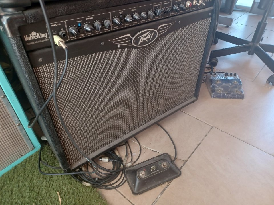 Peavey Valveking 212 + Eminence The Governor de segunda mano · Foto 6 de 8 · Sevilla · 300 €