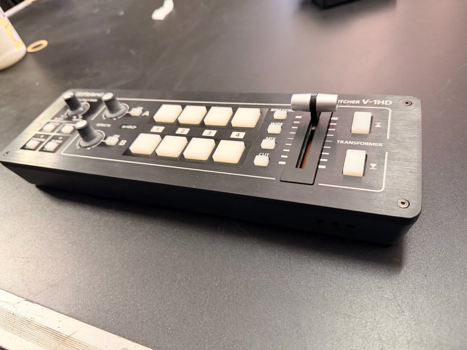 Roland V1HD de segunda mano · Foto 1 de 3 · Málaga · 500 €