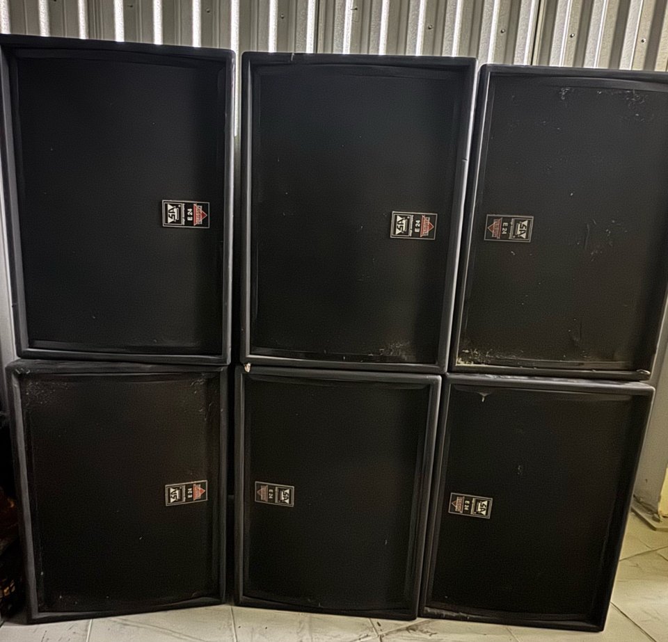 Entertainer E24 stage accompany