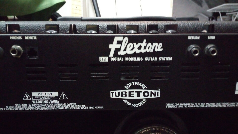 Guitarra electrica Ibanez + Ampli Line 6 de segunda mano · Foto 9 de 10 · A Coruña · 550 €