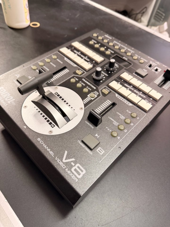 Roland Edirol V8 de segunda mano · Foto 1 de 3 · Málaga · 300 €