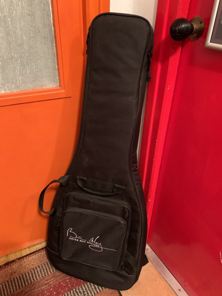 Brian May Guitar funda acolchada OFICIAL >>> RESERVADA <<<