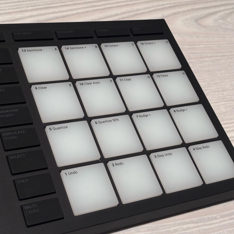 Native Instruments Maschine Mikro MK3 + UDG Case de segunda mano · Foto 4 de 5 · A Coruña · 150 €