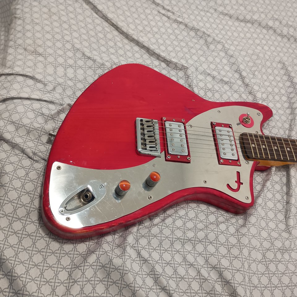 Guitarra eléctrica de segunda mano · Foto 2 de 6 · Málaga · 120 €