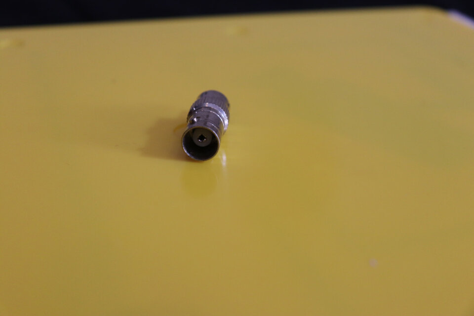 Adaptador BNC HEMBRA - RCA MACHO 4 X 2€ +envío Nuevos