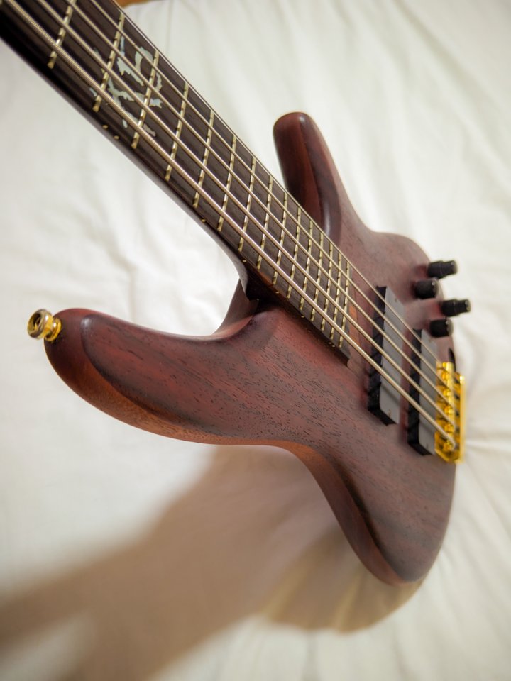 Bajo Ibanez K5 de segunda mano · Foto 4 de 10 · Girona