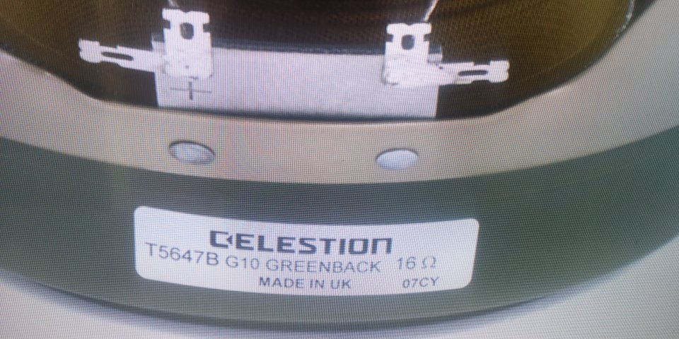 Pantalla con altavoz greemback G10 30w de segunda mano · Foto 8 de 9 · Alicante · 120 €