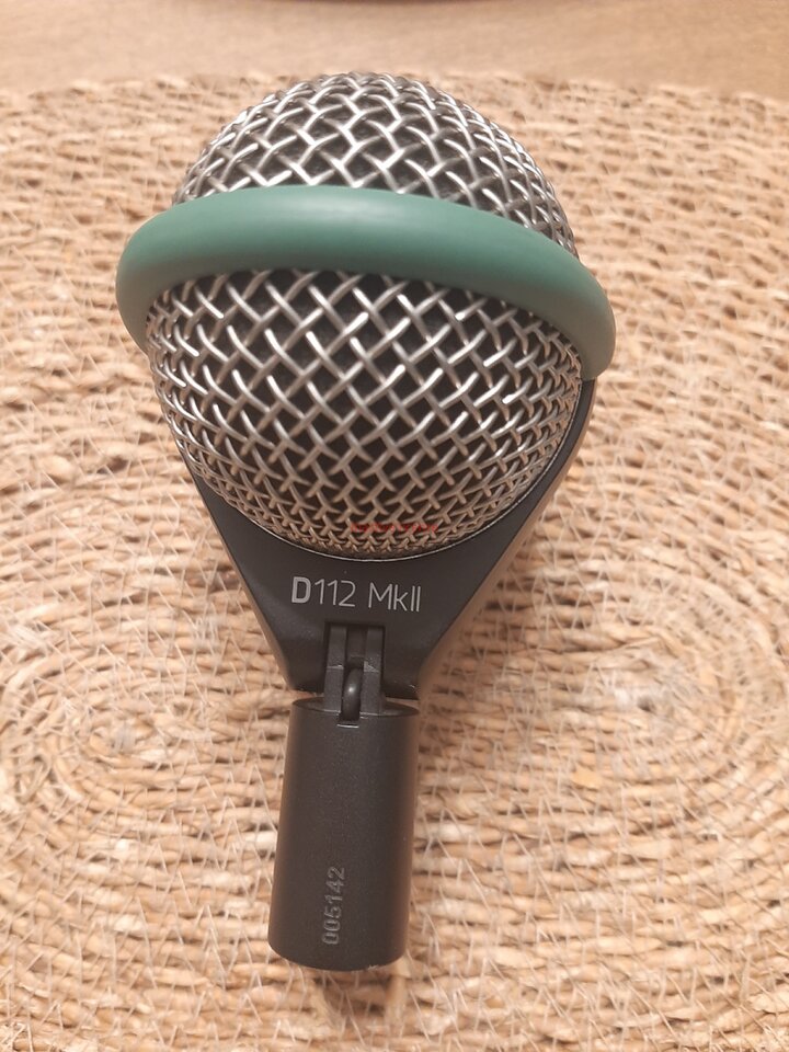 akg d112 mkII de segunda mano · Foto 4 de 4 · Tarragona · 95 €