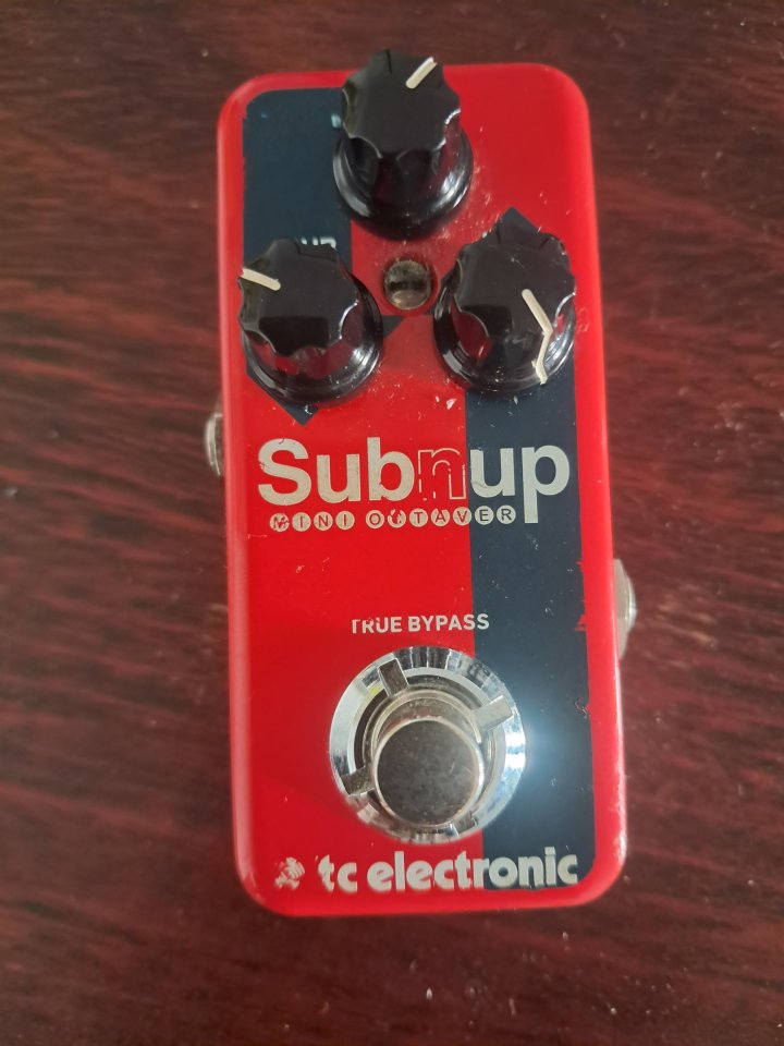 Pedal TC Electronic octavador de segunda mano · Cádiz · 65 €