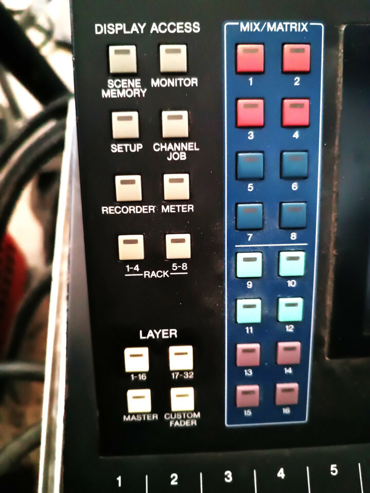 Mesa de sonido Yamaha LS-9  16 / 24 canales.