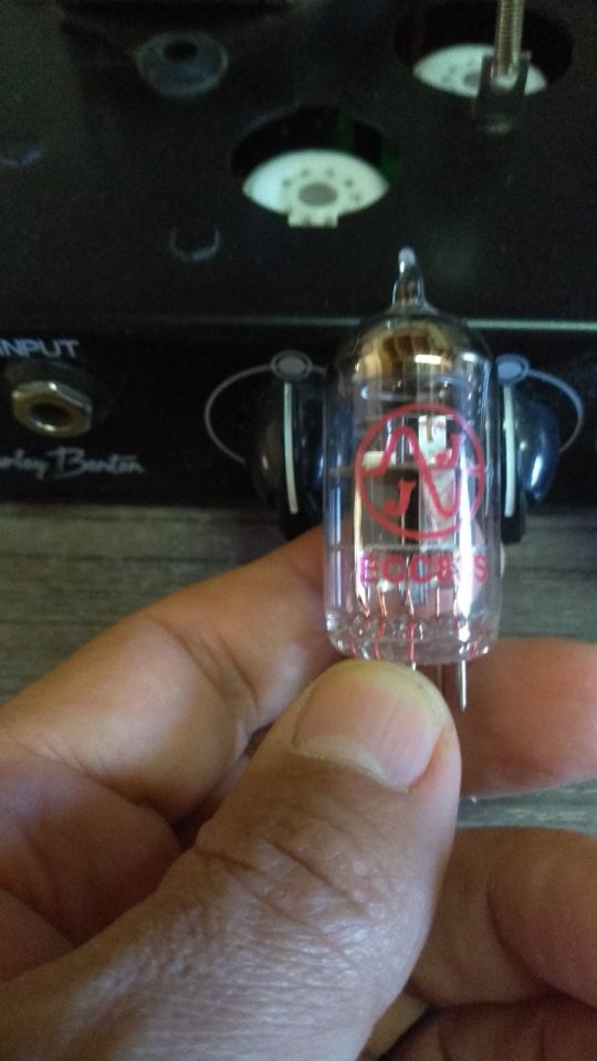 Harley Benton Mighty-5TH Ampli VALVULAS mejoradas de segunda mano · Foto 7 de 8 · Valencia · 120 €