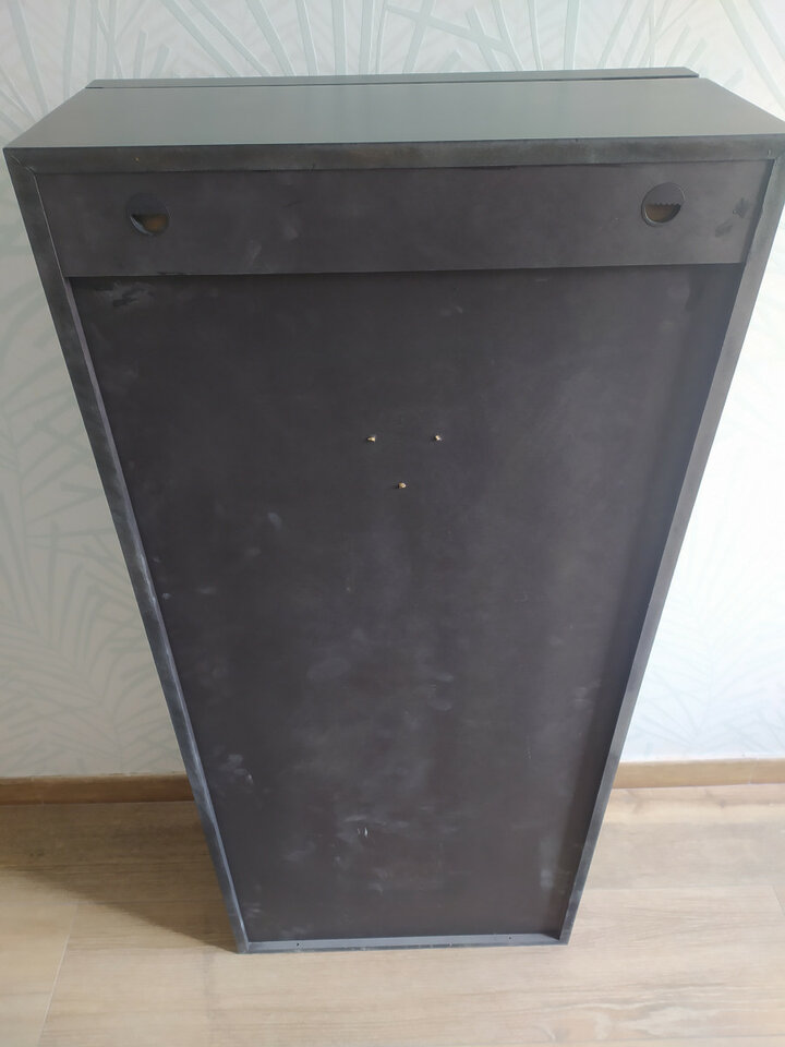 Vitrina para guitarra. Nueva.