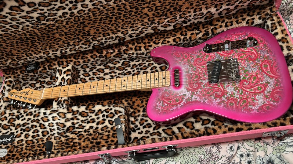 Fender Telecaster Pink Paisley Japan 2025 NUEVA de segunda mano · Foto 3 de 4 · Barcelona · 1500 €