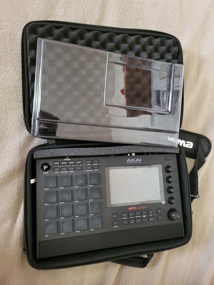 Akai MPC Live II de segunda mano · Foto 5 de 10 · A Coruña · 800 €
