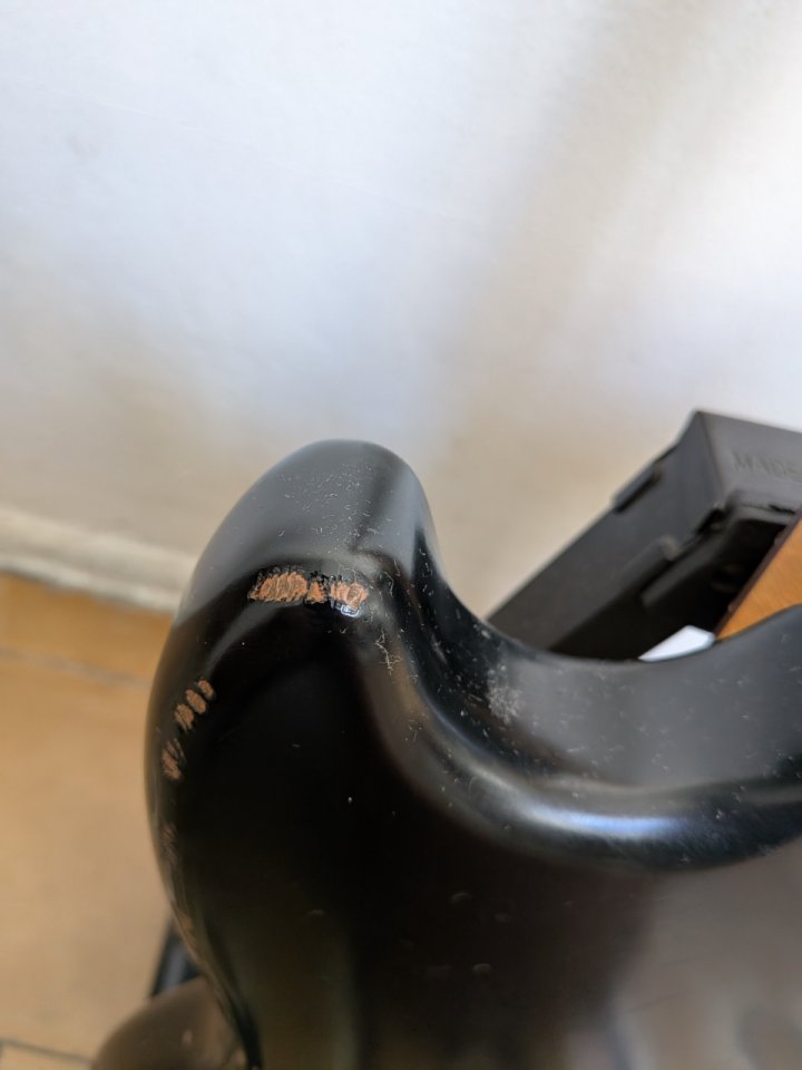 FENDER Mustang Bass Justin Meldan Johsen Road Worn Black