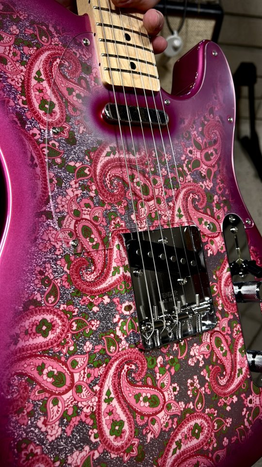 Fender Telecaster Pink Paisley Japan 2025 NUEVA de segunda mano · Foto 4 de 4 · Barcelona · 1500 €