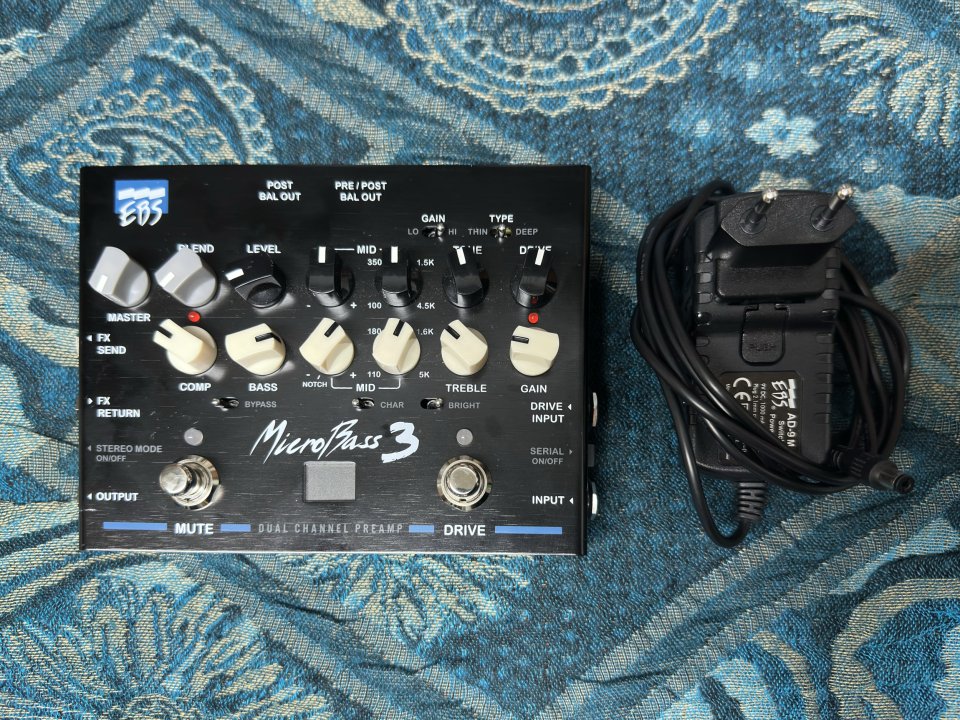 Previo EBS MicroBass 3 de segunda mano · Foto 1 de 4 · Málaga · 280 €