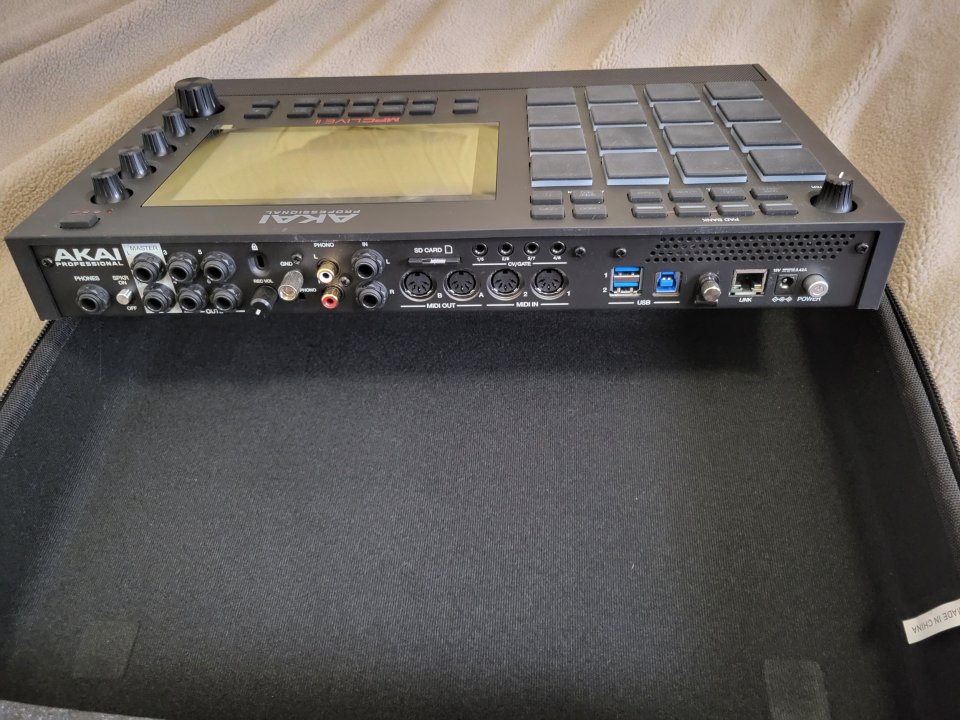 Akai MPC Live II de segunda mano · Foto 7 de 10 · A Coruña · 800 €
