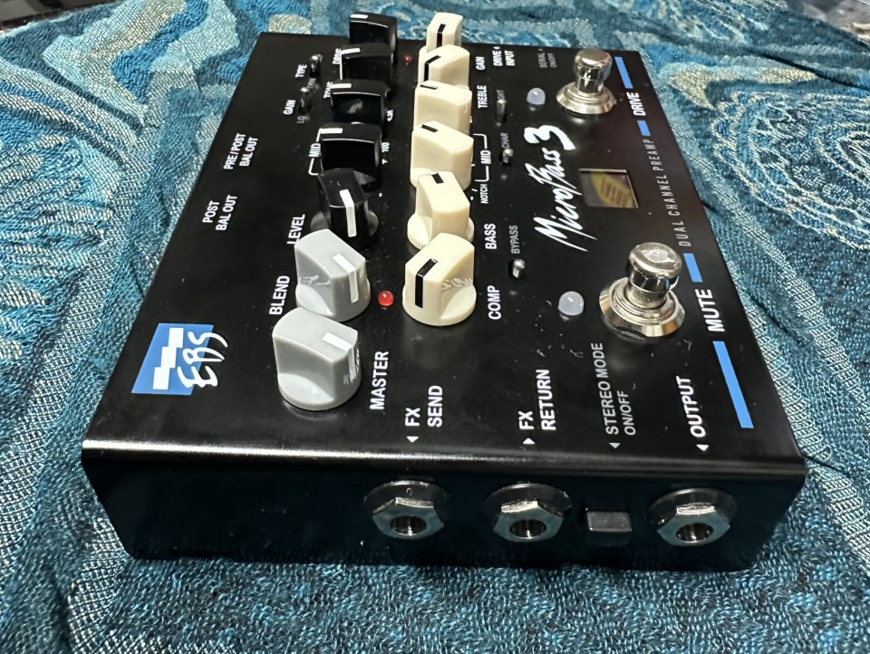 Previo EBS MicroBass 3 de segunda mano · Foto 2 de 4 · Málaga · 280 €