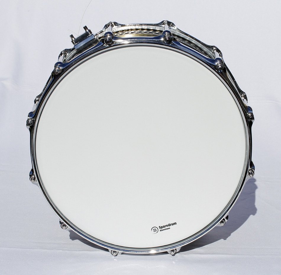 Caja de 14"x6,5" con casco de latón martillado y 12 divisiones de segunda mano · Foto 8 de 10 · Segovia · 370 €